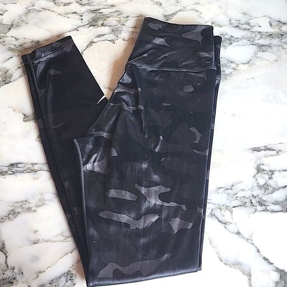 Nike Dri-FIT One Mid-Rise Camo Leggings Women's size - Picture 4 of 10